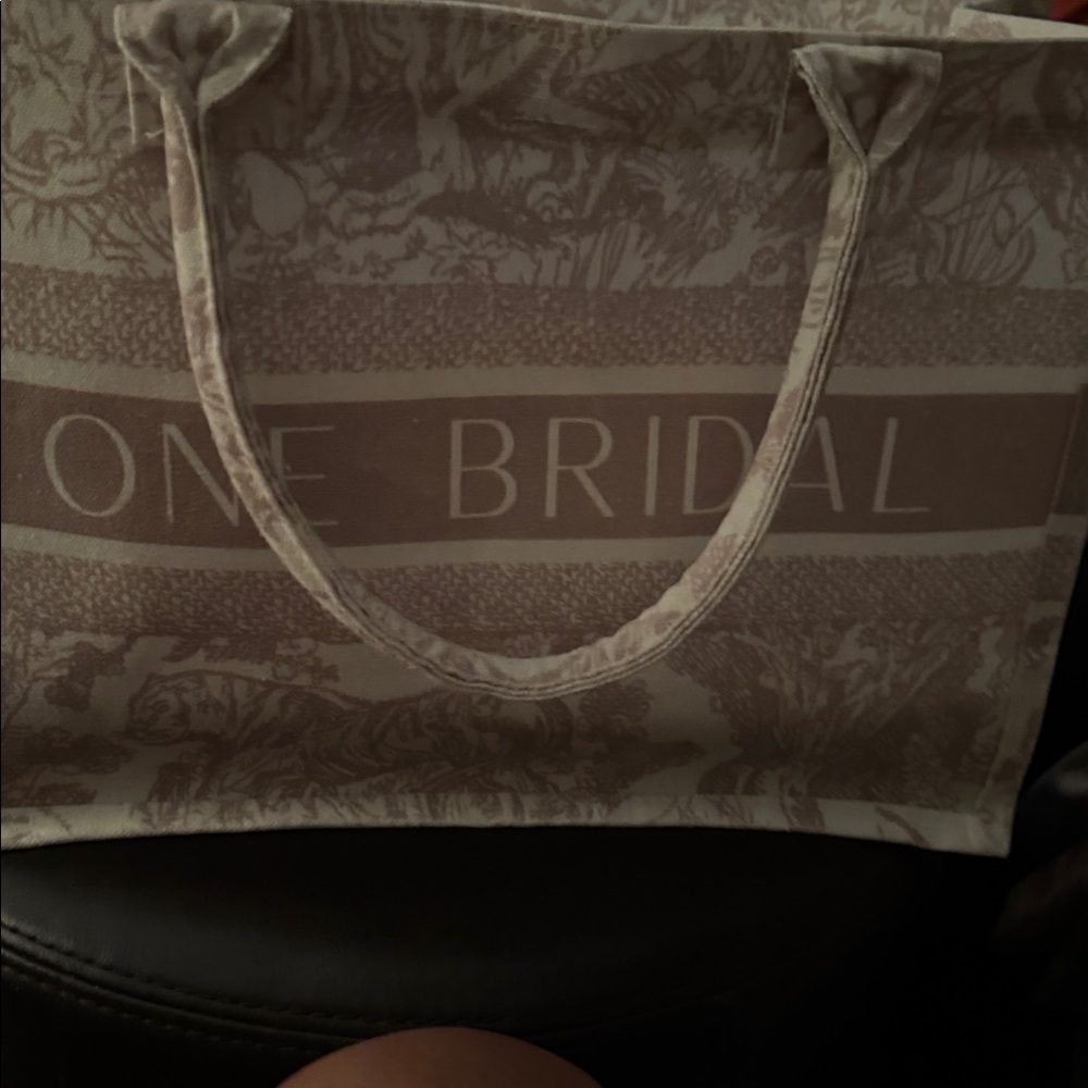 One Bridal Decorative canvas tote non branded. Great condition - Picture 9 of 9